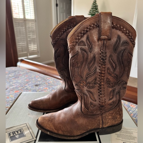 Frye Boots. Wyatt Overlay. - Picture 4 of 8